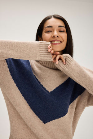 V Detail Turtleneck - Sand/Denim